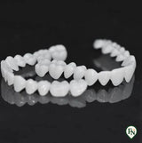 Direct zelfvertrouwen met een perfecte glimlach Boven- en onderkaak tanden